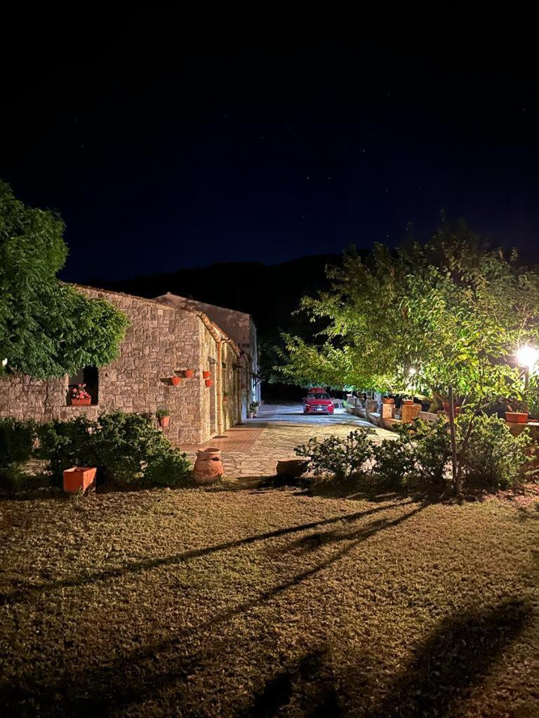 Mandra Chiusilla Villa Collesano ภายนอก รูปภาพ