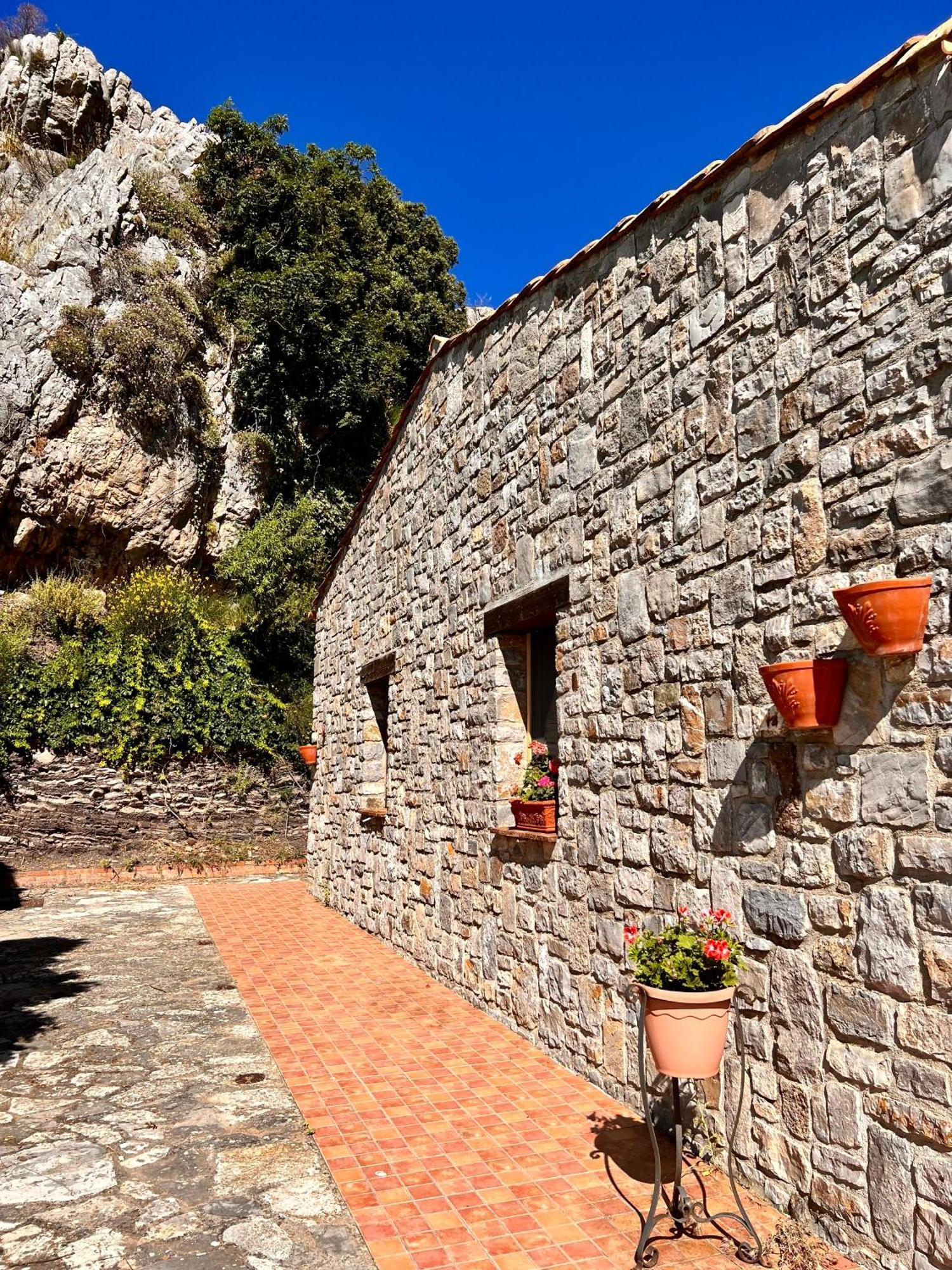Mandra Chiusilla Villa Collesano ภายนอก รูปภาพ