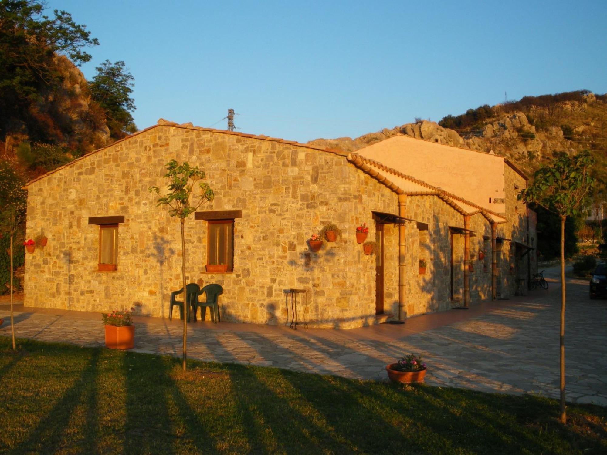 Mandra Chiusilla Villa Collesano ภายนอก รูปภาพ